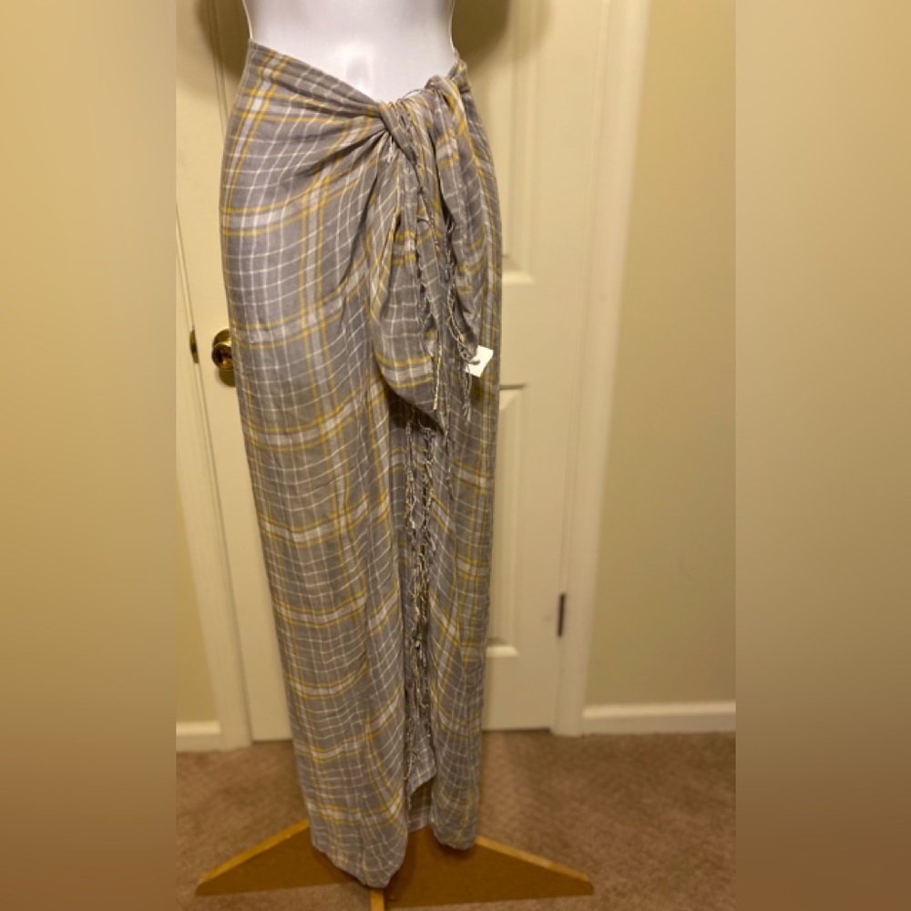 Plaid Gray/Yellow/Cream Beach Sarong with Fringes, Size: 48”W x 48”L